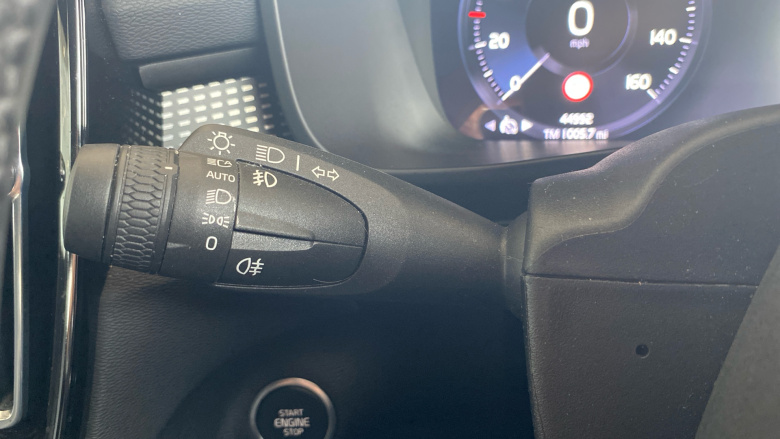 Volvo Xc40 2.0 B4P R DESIGN 5dr Auto Petrol Estate